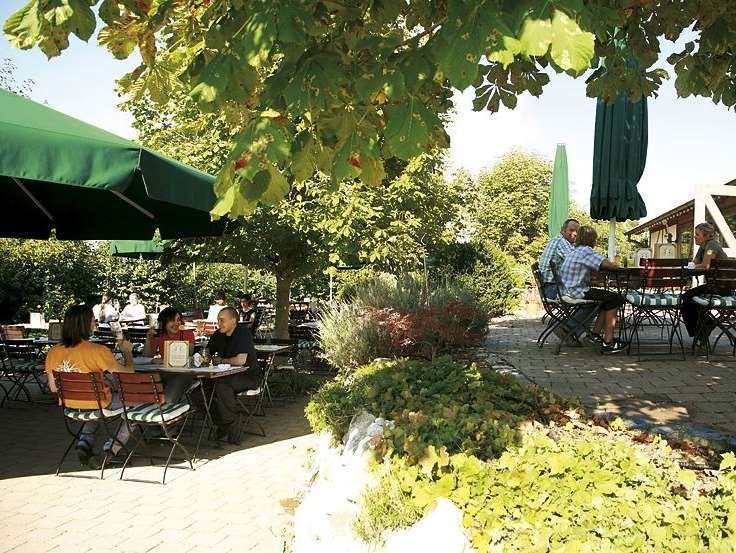 Hotel Hirsch Новый-Ульм Экстерьер фото